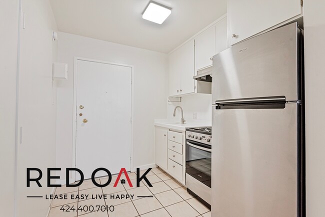 Building Photo - 509 S Manhattan Pl