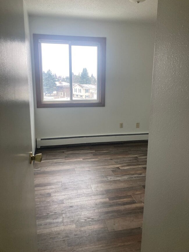 Building Photo - 406 17th St NW