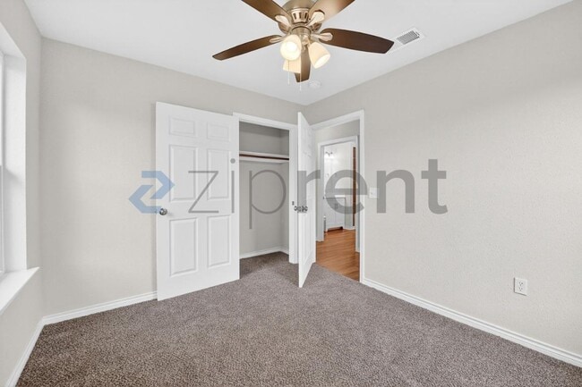 Building Photo - 317 Jones St