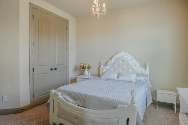 Building Photo - 5919 Dewdrop Ln