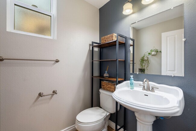 Building Photo - 282 Paseo Vista Cir