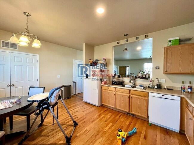 Building Photo - 10503 Country Park Point