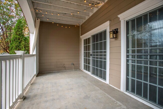 Building Photo - Lenox Village 2 Bedroom