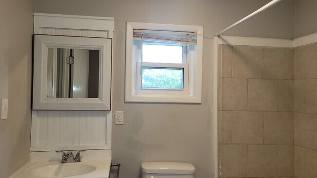 Building Photo - Beautiful  & Charming 4-Bedroom Home with ...