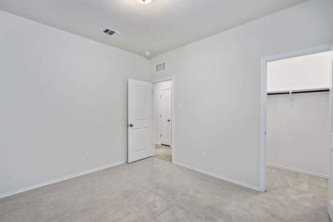 Building Photo - 213 Methodius Dr