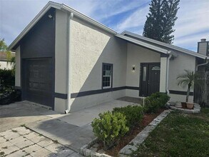 Building Photo - 4302 Venice Dr