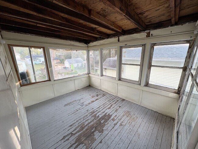 Building Photo - 2800 R St