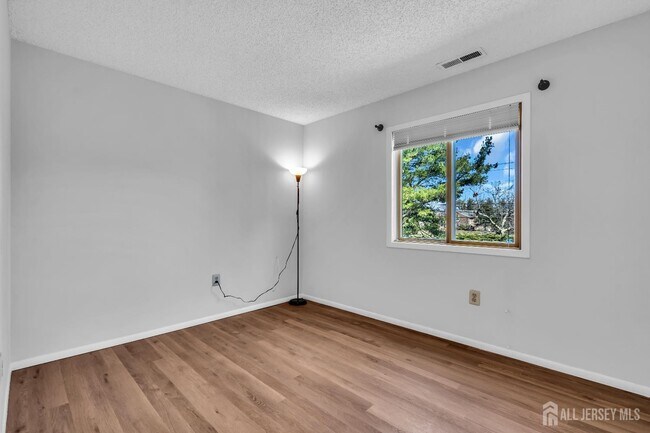 Building Photo - 2016 Aspen Dr