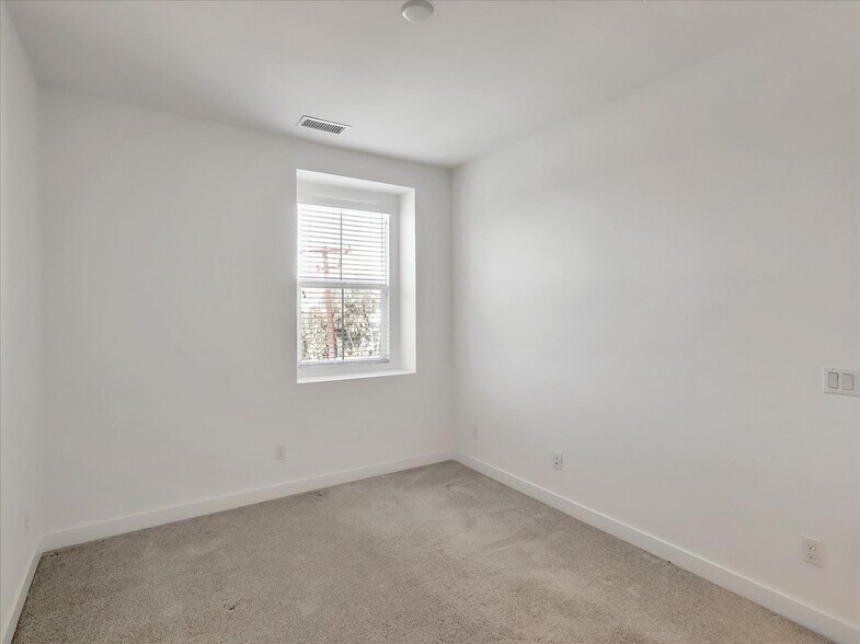 Building Photo - 1452 N Harbor Blvd