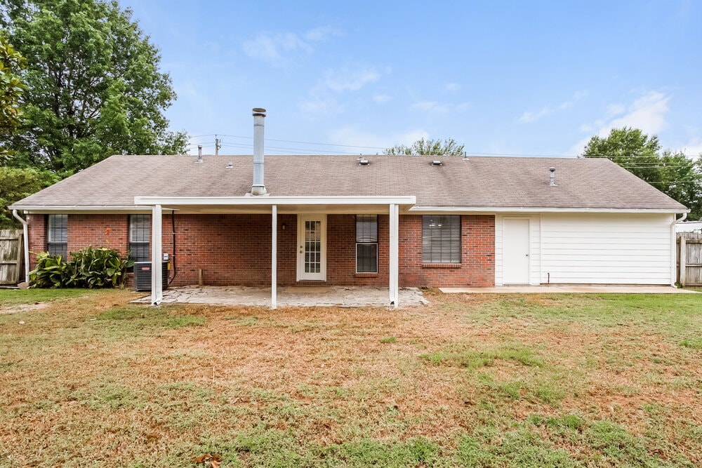 Building Photo - 7327 Mallard Creek Dr