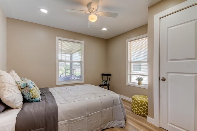 Building Photo - 1800 12th Ave S