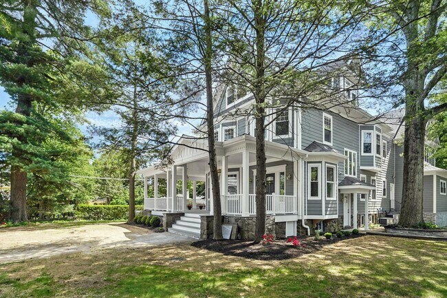 Building Photo - 56 Drake Rd