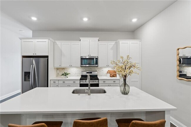 Building Photo - 857 Constellation Dr