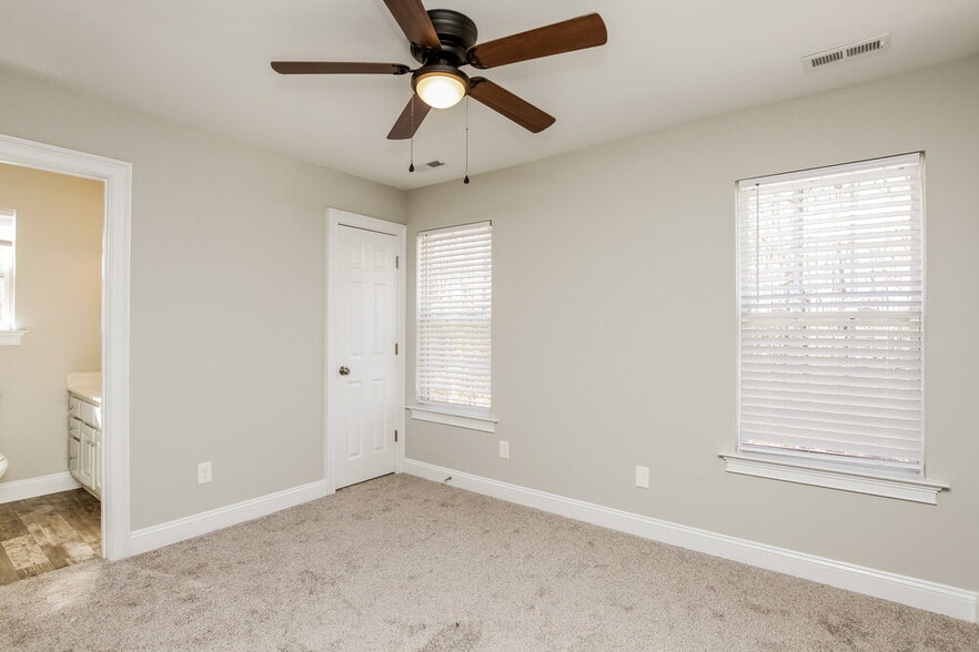 Building Photo - 7728 Royal Park Ln