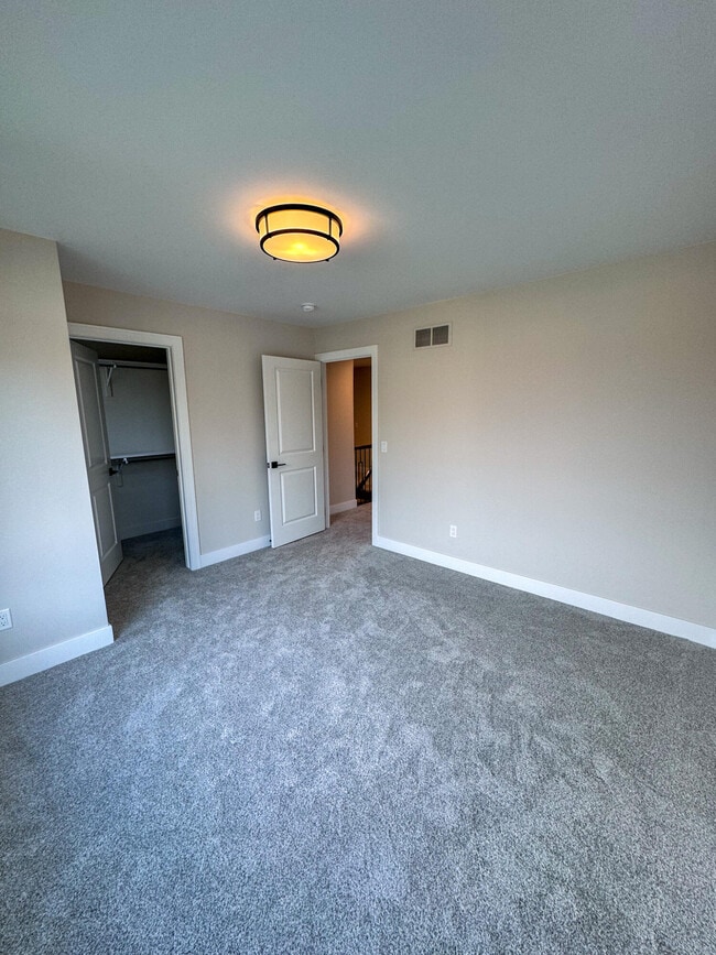 Building Photo - 54759 Camden Ct