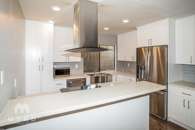 Building Photo - 10617 Caminito Cascara