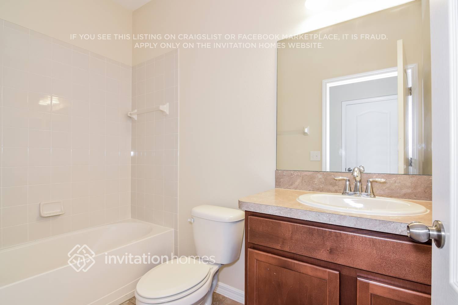 Building Photo - 3247 Berwick Ln