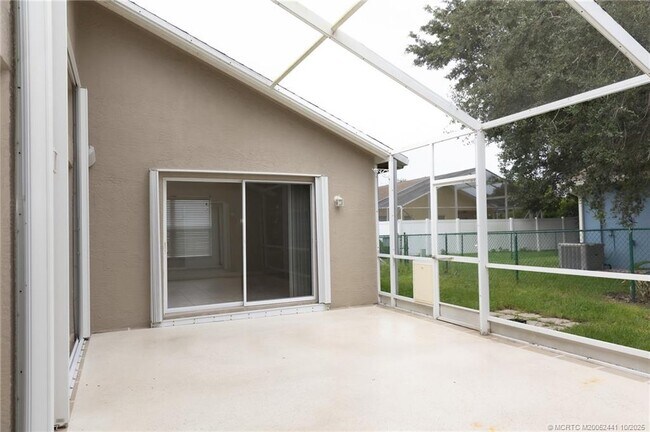 Building Photo - 8965 SW Chevy Cir