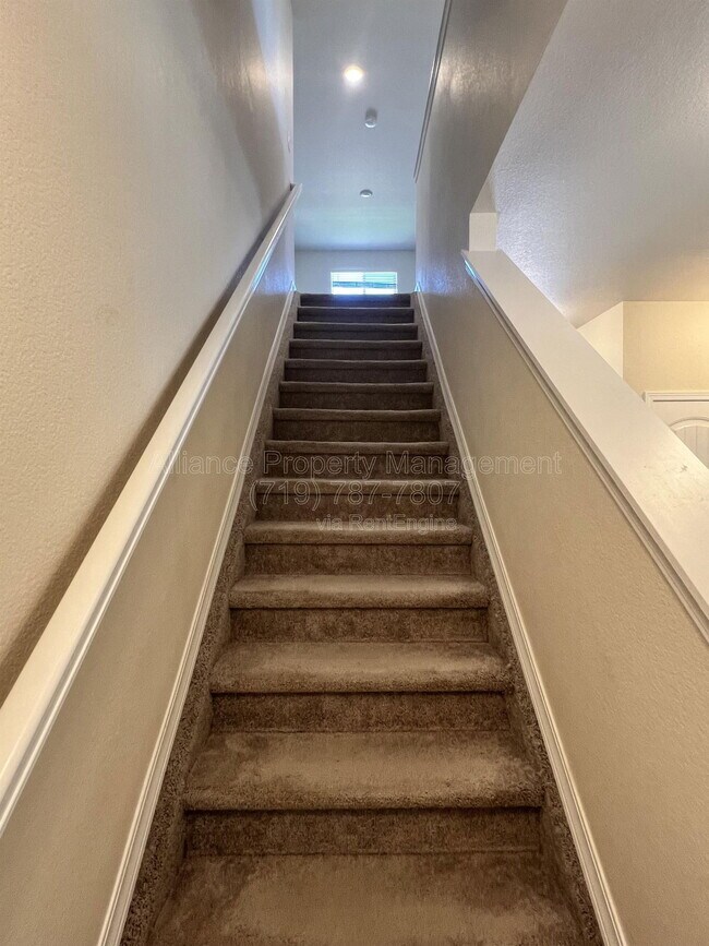 Building Photo - 10051 Ledgestone Terrace