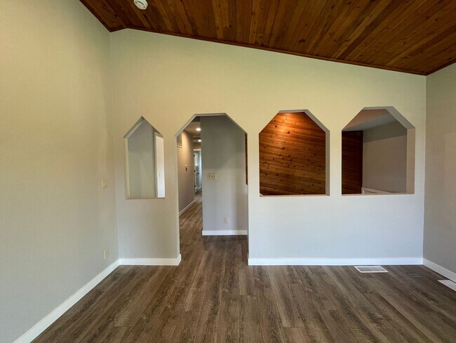 Building Photo - Private Valley Remodeled Home In Damascus 3Bd/2.5Ba with Basement!!! Beautiful Deck with Amazing ...