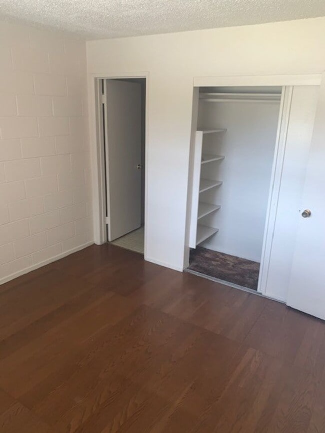 Building Photo - Affordable 1 Bedroom  Condo In Central Las...