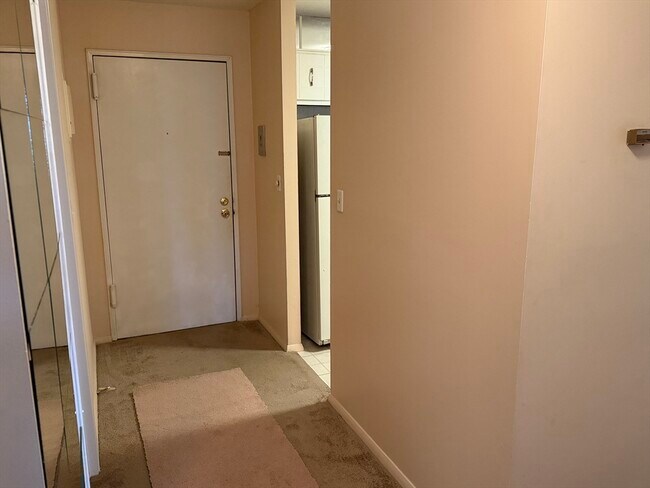 Building Photo - 147 Sylvan St