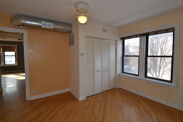 Building Photo - 3321 N Lakewood Ave