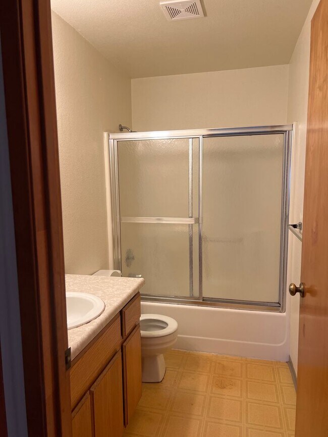 Building Photo - 820park