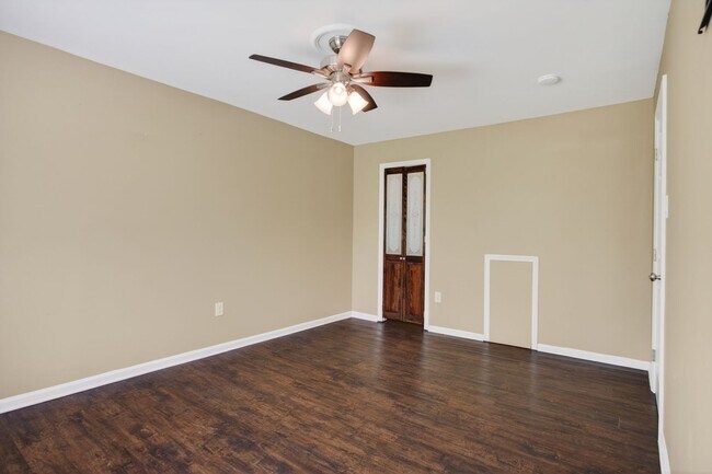 Building Photo - Beautifully Renovated Single-Level Condo in Hatboro-Horsham