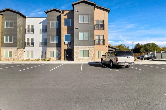 Building Photo - The Bookcliff: Chic 1-Bedroom Retreat: Sop...