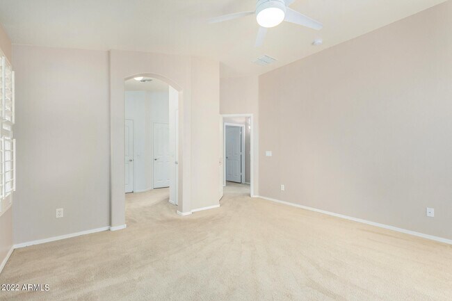 Building Photo - 433 E Jasper Dr