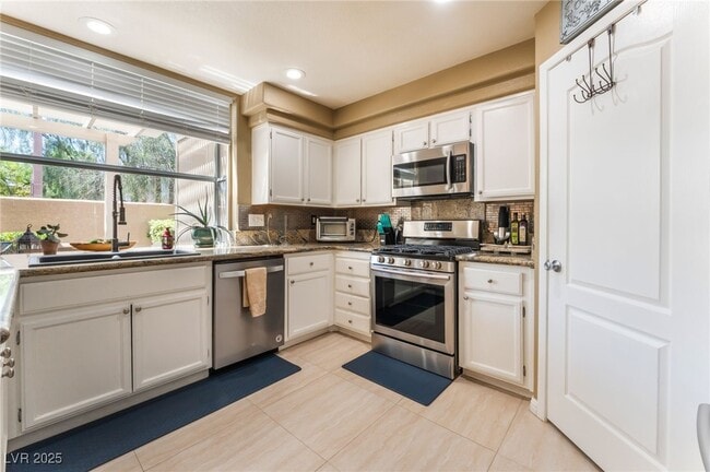 Building Photo - 8612 Sierra Cima Ln