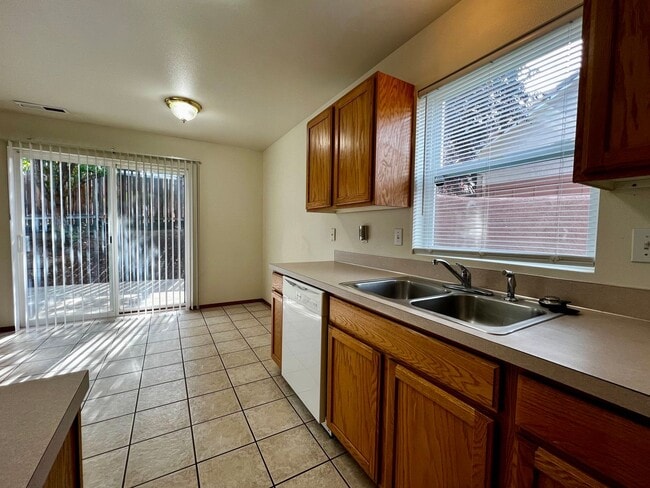 Building Photo - 3614 Fairbanks Ave