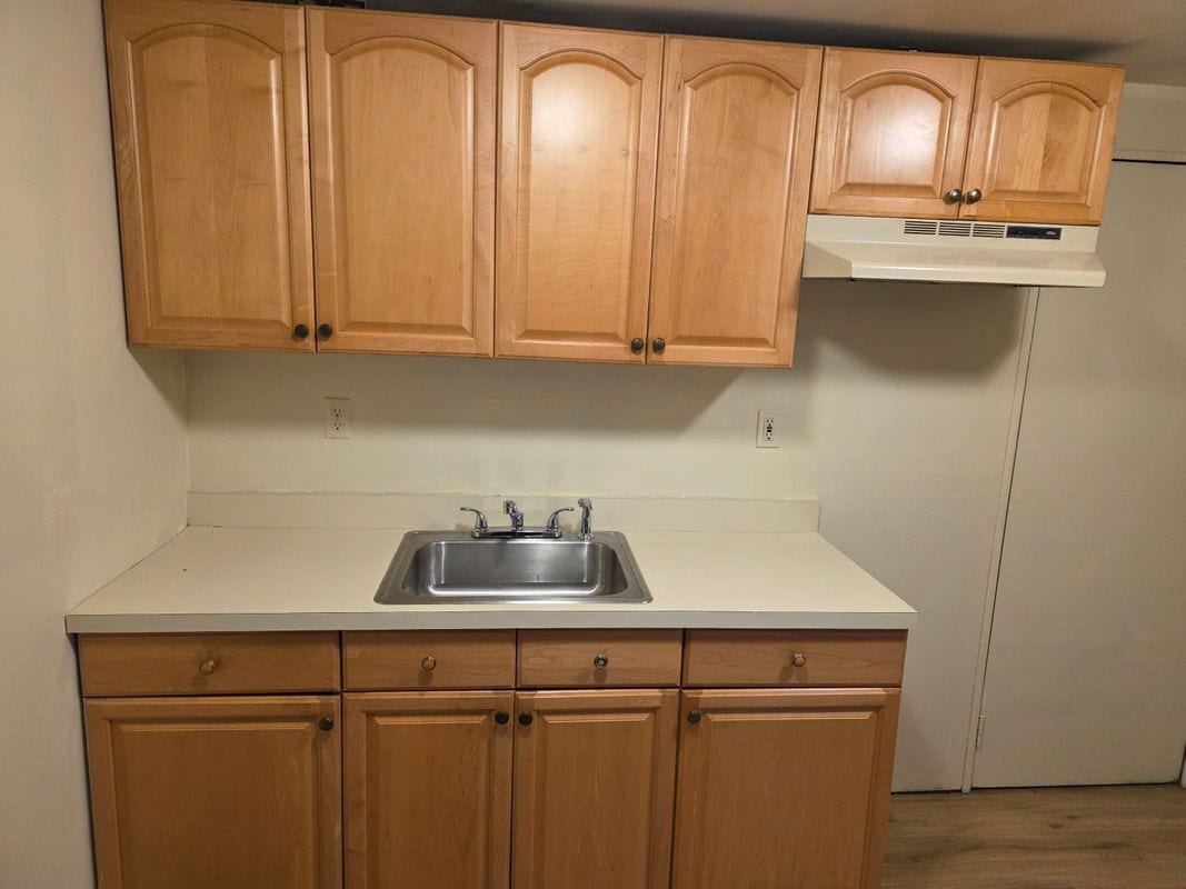 Building Photo - 1707 Meadowbrook Rd