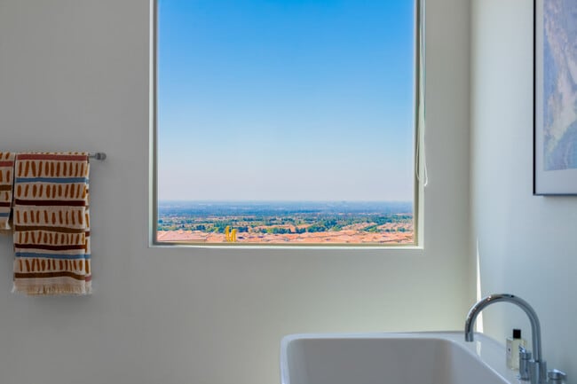 Building Photo - 135 Oakstone
