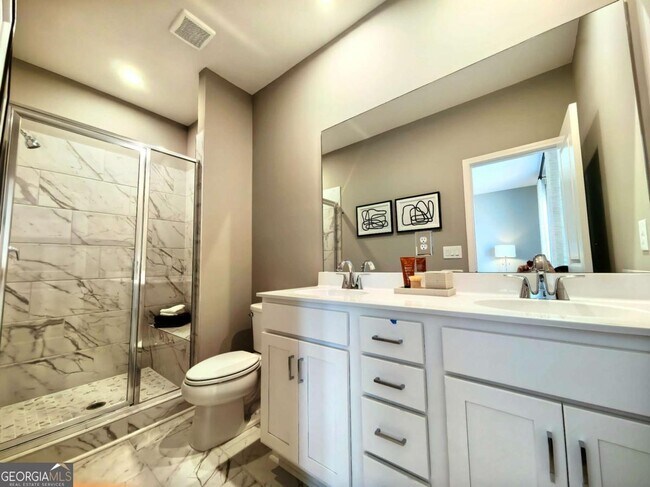 Building Photo - 2865 Beacon Cove