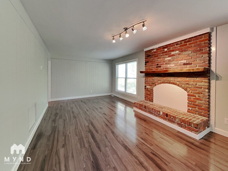 Building Photo - 1308 Hickory Hollow Ln