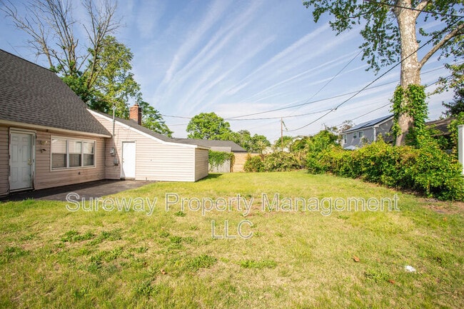 Building Photo - 11 Sedgwick Ln