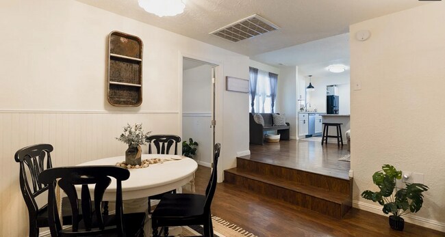 Building Photo - 3 BED 1 BATH COUNTRY SETTING HOME WITH BONUS ROOM