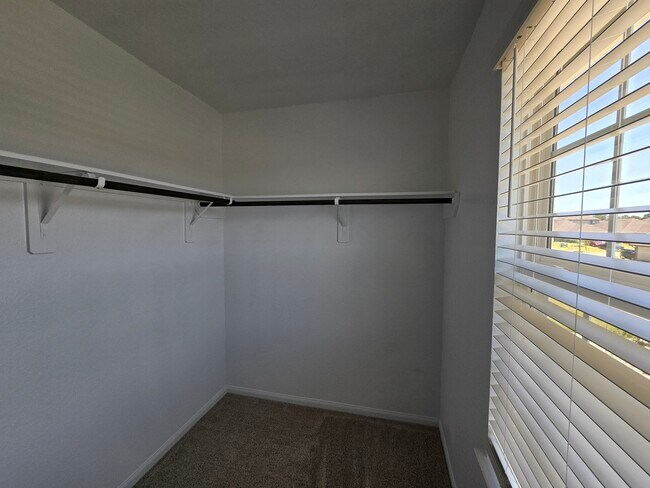 Building Photo - 13703 Mariah Dr