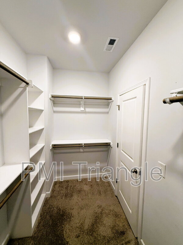 Building Photo - 156 Etteinne Garden Ln