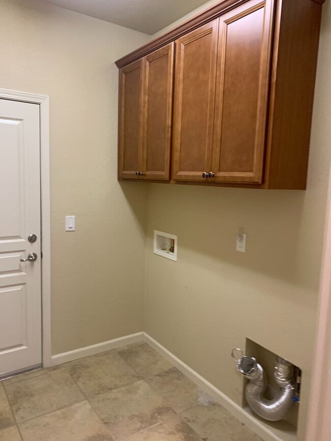 Building Photo - Executive Home in 55+ Del Webb Community of Somersett