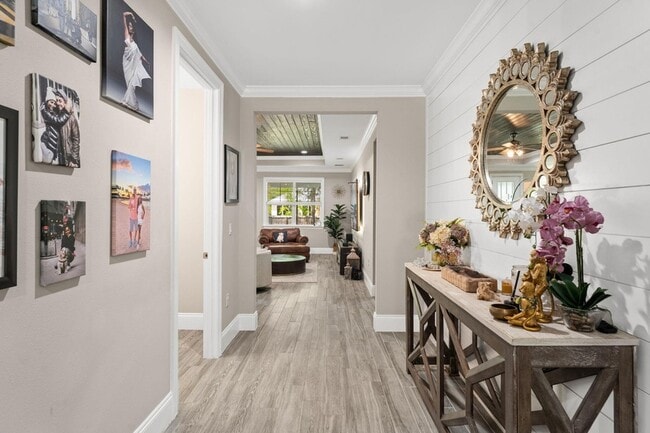 Building Photo - 106 Hibernate Way