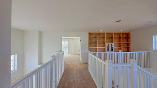 Building Photo - 9 Yale Ct