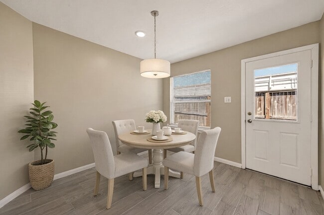 Building Photo - 17250 Cricketbriar Ct