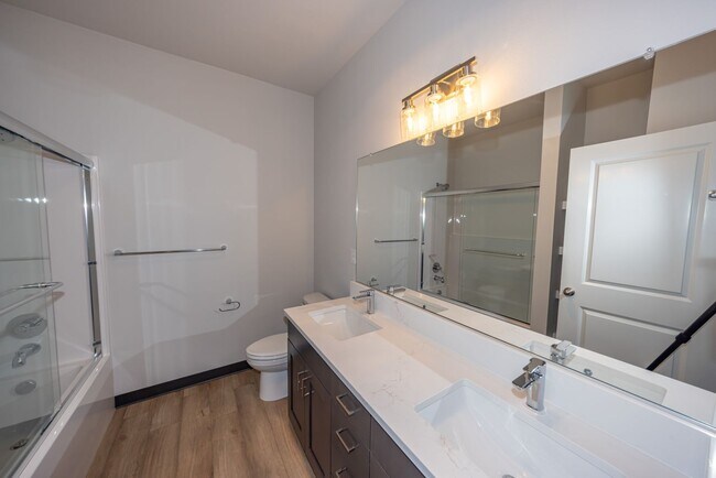 Building Photo - Brand New! - 2 Bedr in Gated Community - 6 WEEKS FREE & xfinity Internet