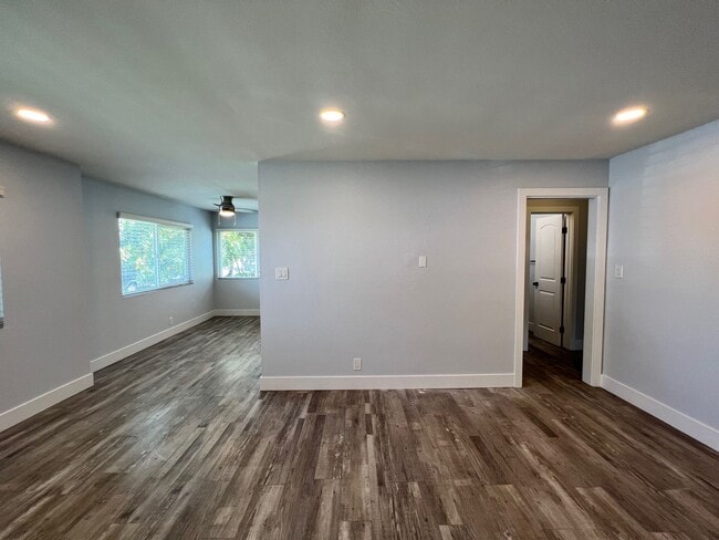 Building Photo - 5852 Santa Barbara Ave