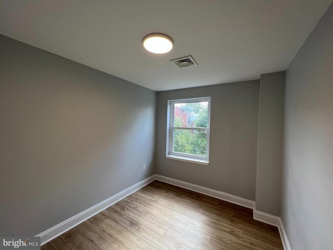 Building Photo - 1939 Mt Vernon St