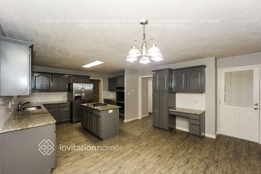 Building Photo - 5547 Hurstcliffe Dr NW