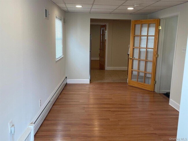 Building Photo - 109 E Main St